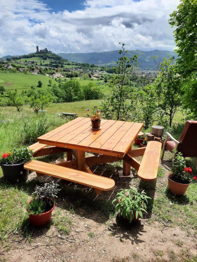 Les Coteaux De Planeze, Chambre Pour 2, 3 Ou Famille Nombreuse 2 Adultes 5 Enfants Et Jeunes Belmont-Bretenoux Buitenkant foto