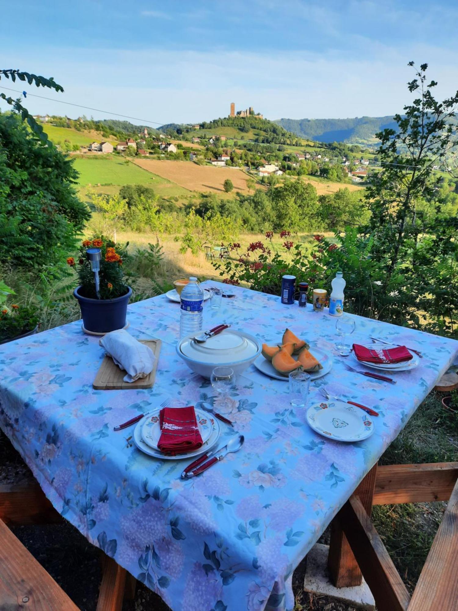 Les Coteaux De Planeze, Chambre Pour 2, 3 Ou Famille Nombreuse 2 Adultes 5 Enfants Et Jeunes Belmont-Bretenoux Buitenkant foto